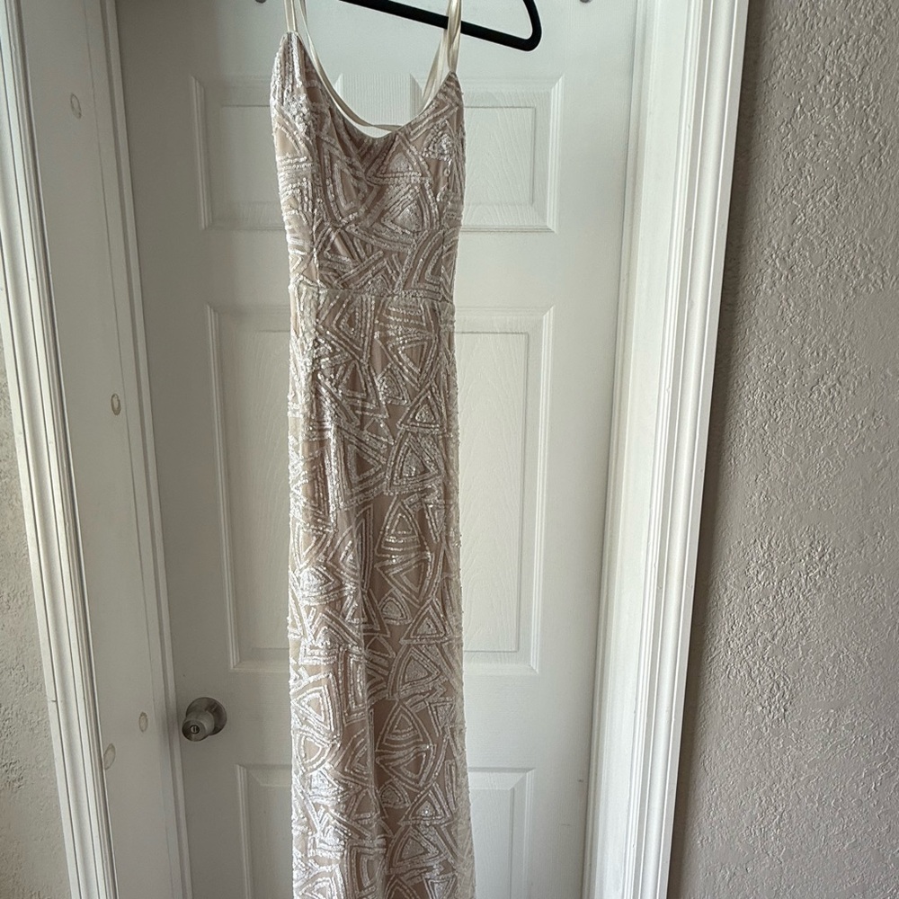 Elegant Beige Geometric Maxi Dress